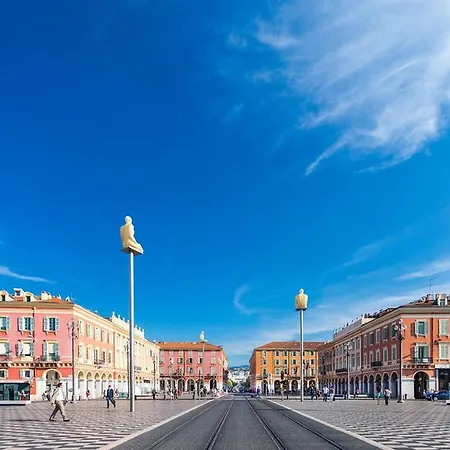 La Loge - Old Town